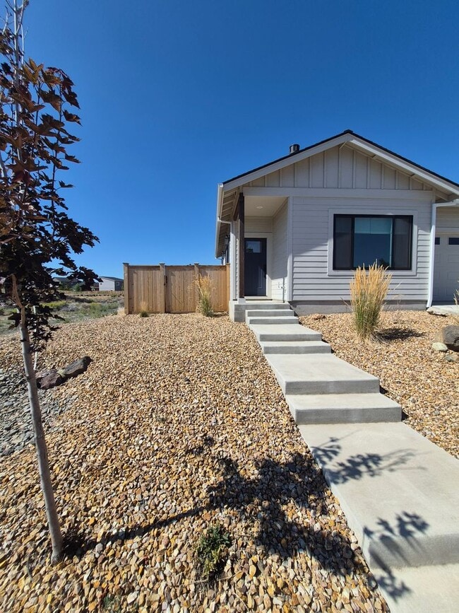 Building Photo - 3783 SW 47th St Unit B ADU