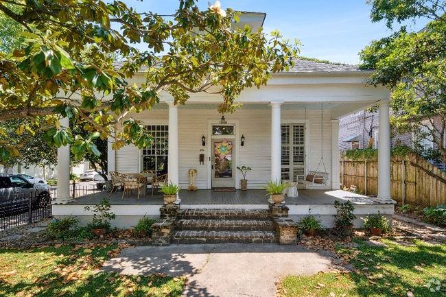 Building Photo - 1839 Valence St Rental