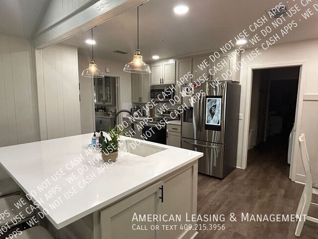 Photo - 1503 Robinhood Ln