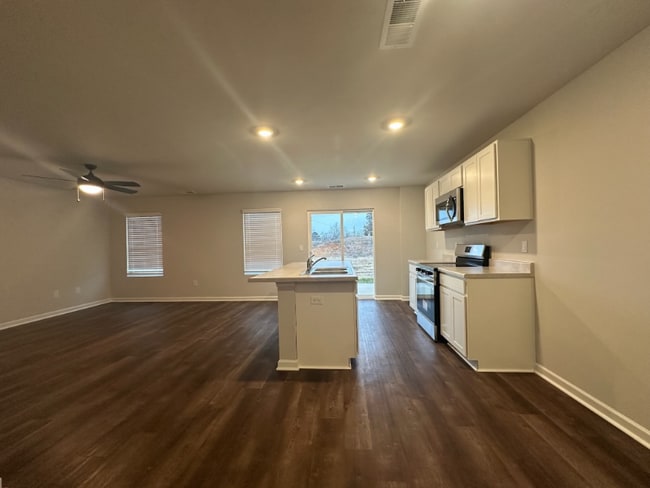 Photo - 39 River Rock St