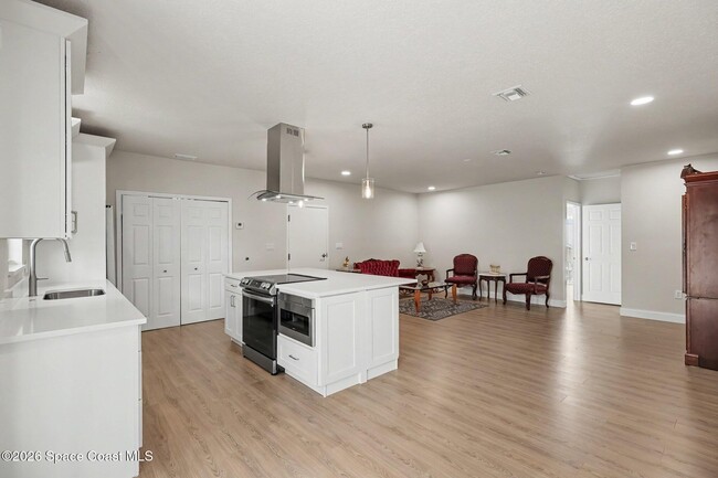 2008 Waverly Pl