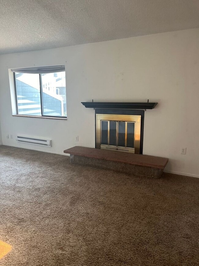 Photo - 4 Bed 2.5 Bath Boulder Townhome - Available August 10th