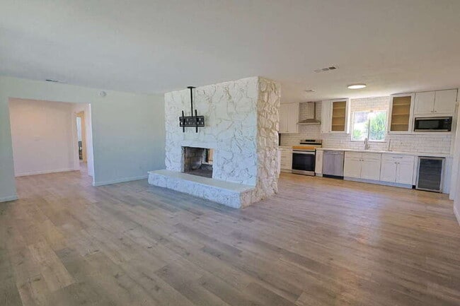 Photo - 20450 College Blvd
