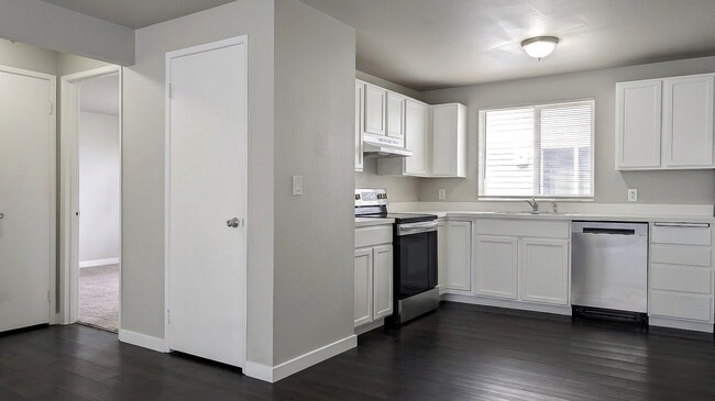 Kitchen + Hallway - 8436 Delridge Way SW Unit 2