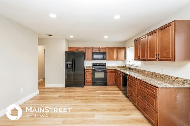 Photo - 1197 Topliff Cir NE