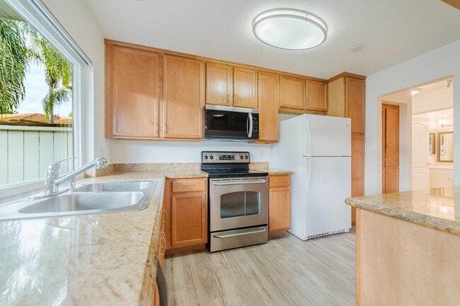 Photo - 615 Fredricks Ave