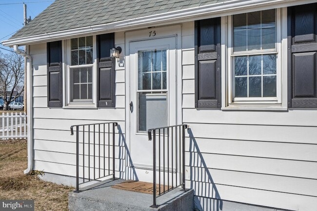 Building Photo - 75 S Washington Dr