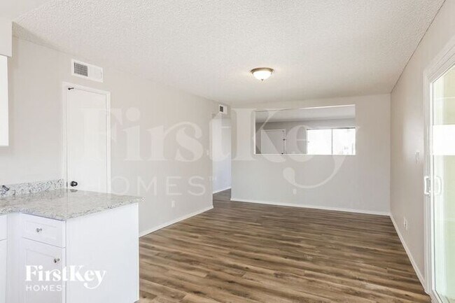 Photo - 4431 W Sierra St