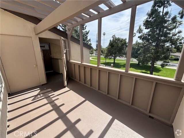 Building Photo - 1350 Cabrillo Park Dr Unit F Rental
