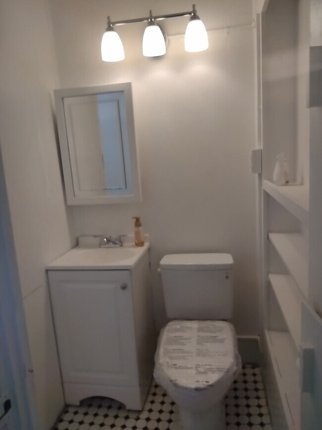 Photo - 1056 Butler St Unidad 2