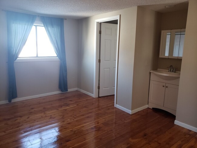 Photo - HUGE 3,676 Square Foot 5 Bedroom Home!