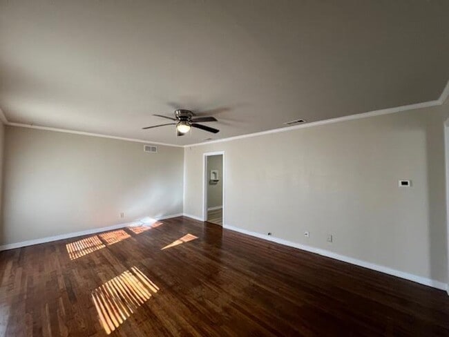 Photo - 1105 Fisher St