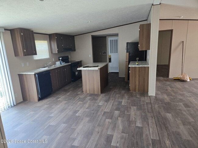419 Egret Cir