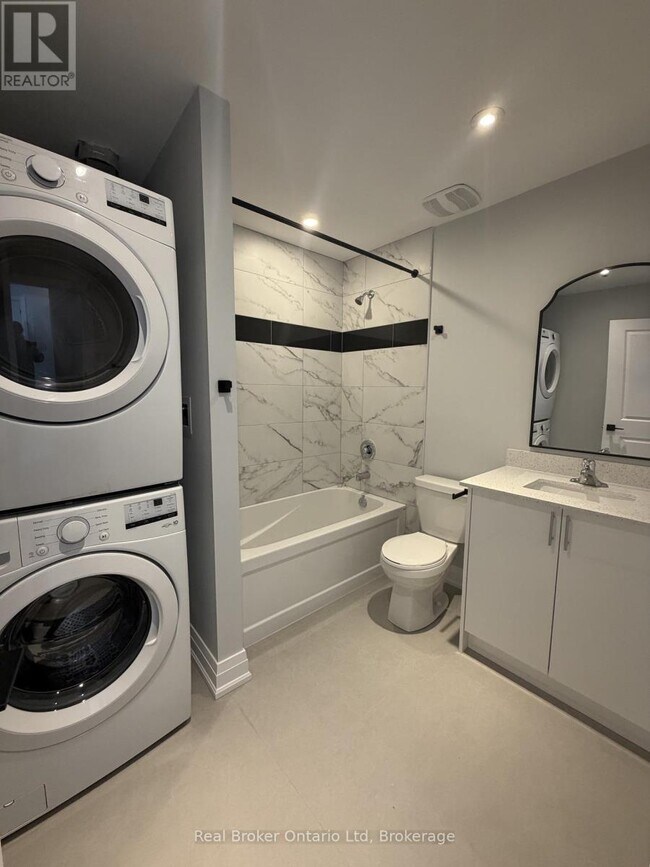 Photo - 60 Donald St Unit 204