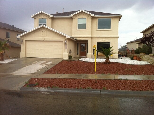 Building Photo - East El Paso 5Bed/3Bath Refrig A/C! Rental