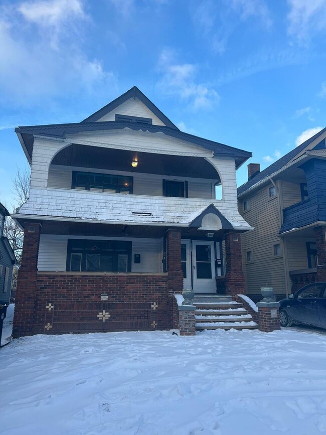 Building Photo - 9913 Mt Auburn Ave Unit UP