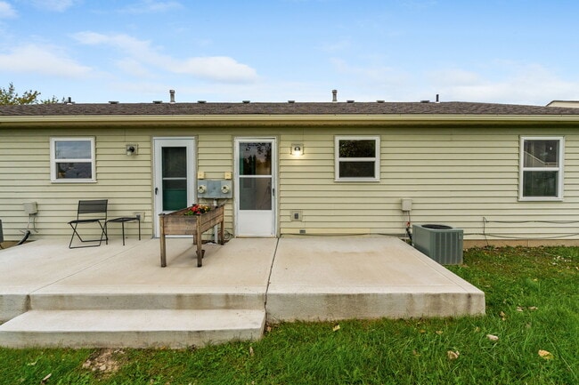 Photo - 503 Rosehill Dr