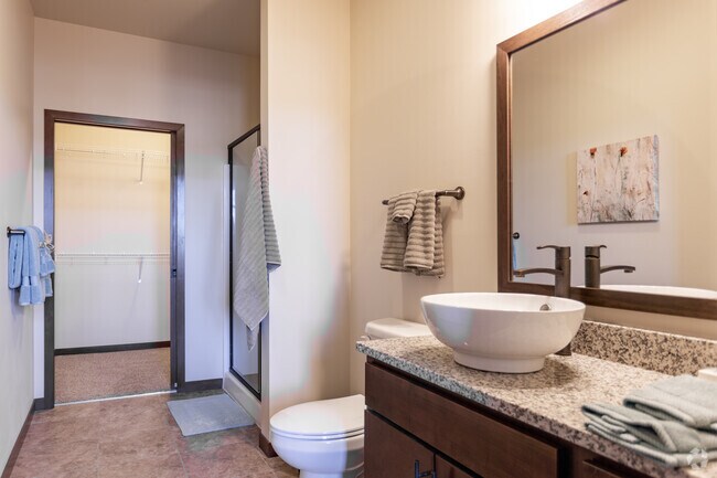 2BR, 2BA - F