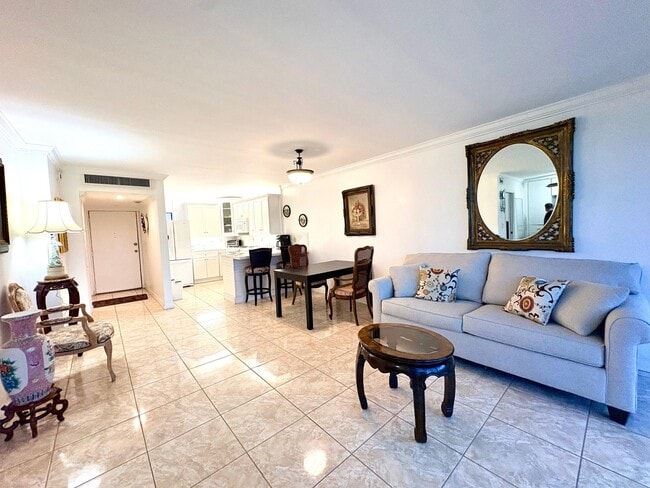 Photo - 20500 W Country Club Dr Unit 410