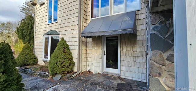 Building Photo - 18 Lake Ridge Rd