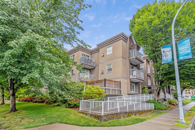 Building Photo - Spacious 2 Bedroom Ground Floor Condo at Connamara Place in Central Port Coquitlam Unit 103