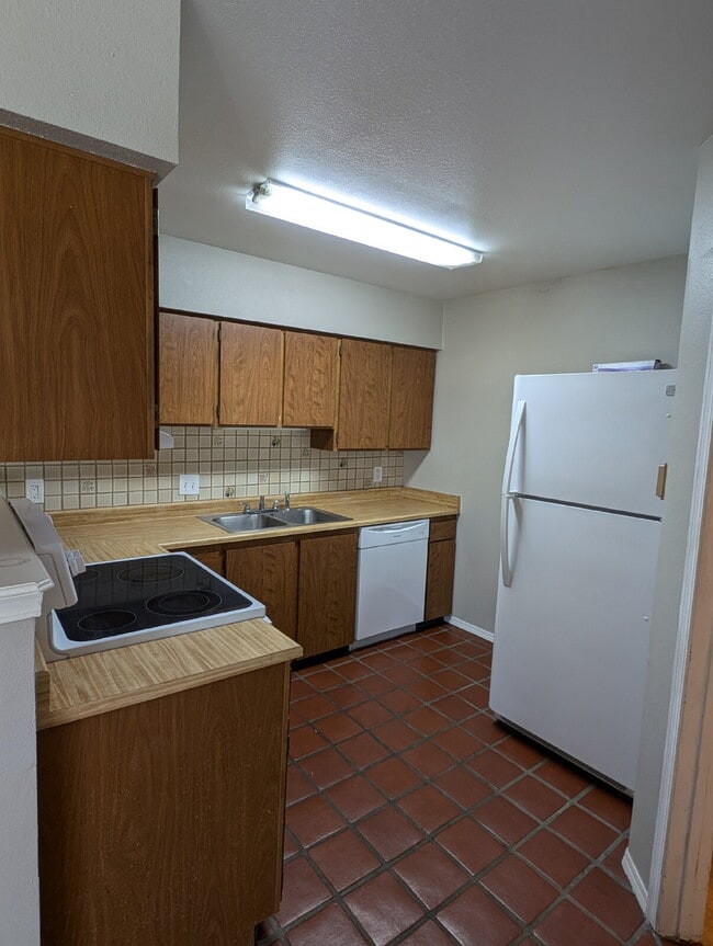 Photo - 1825 Kendall St Unit #207