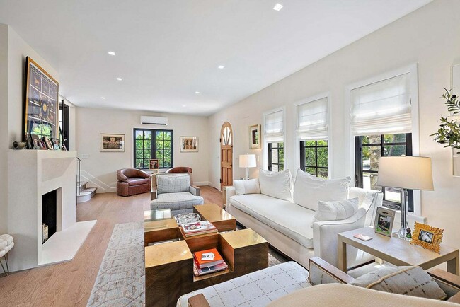 Photo - 3211 Washington Rd