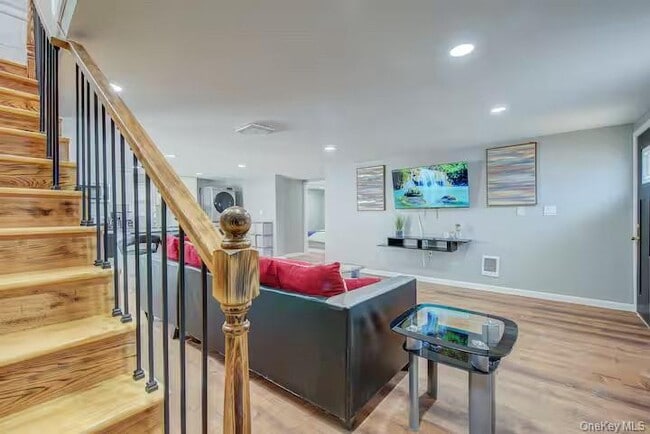 Photo - 8 Carl Pl Unidad 4