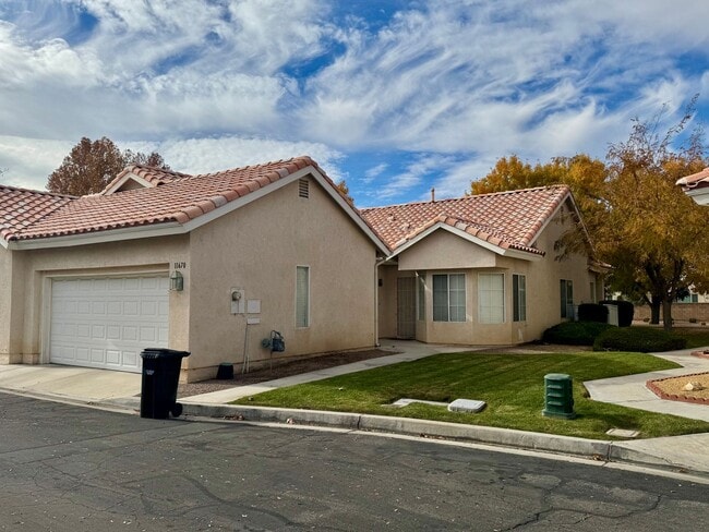 Building Photo - Jess Ranch 55+ Gated Community Apple Valley