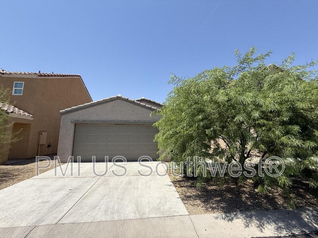 Building Photo - 2411 Village Dr Rental