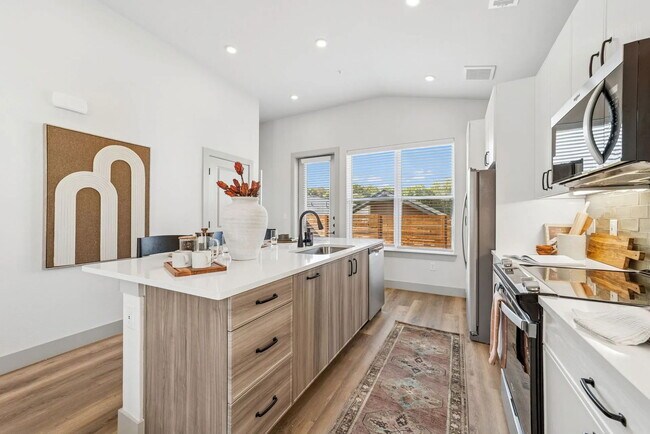 Photo - 4505 Bluebonnet Ln