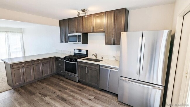 Photo - 4905 Iroquois Ave