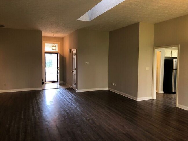 Photo - Spacious 3 Bedroom Ranch in Great Carmel L...