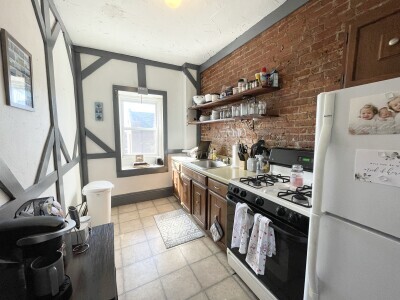 Photo - 748 E 4th St Apartments Unit 3