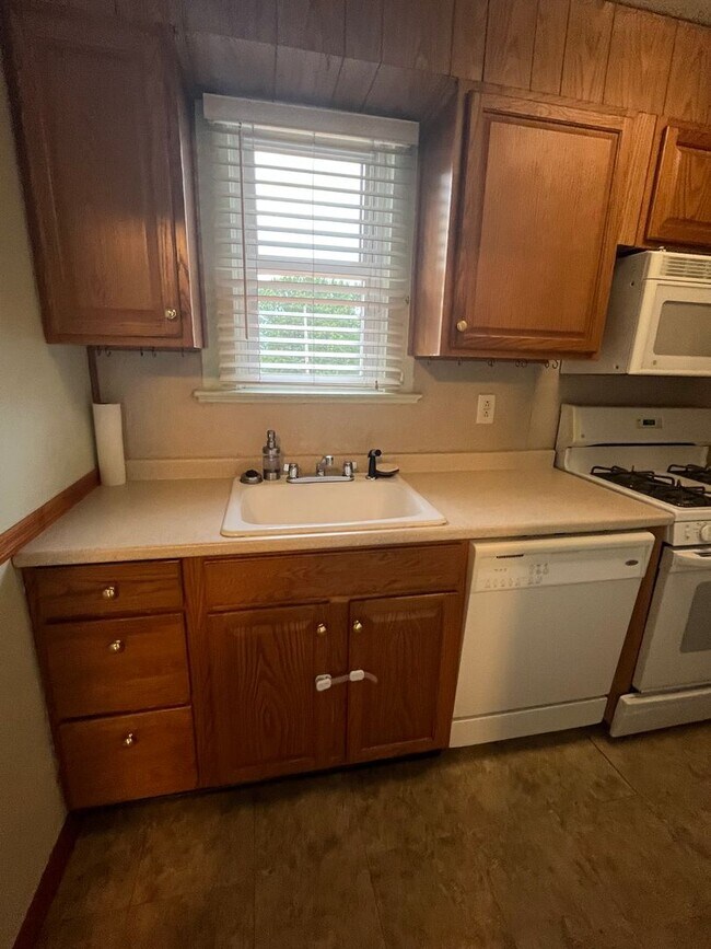 Photo - 2 Bedroom Single Family Home, Amazing views from deck, spacious backyard, pet friendly