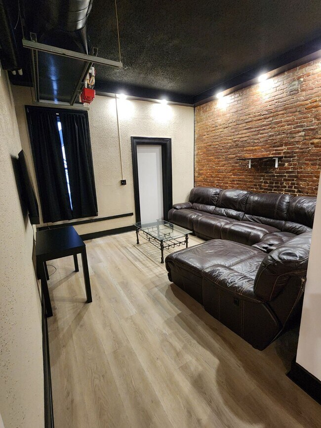 Photo - 136 Court St Unit Floor 2