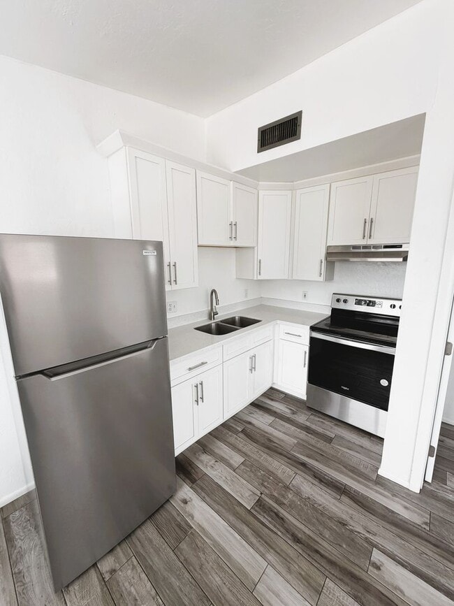 Photo - 1 month Free rent! Downtown Chandler 1 bed 1 bath!