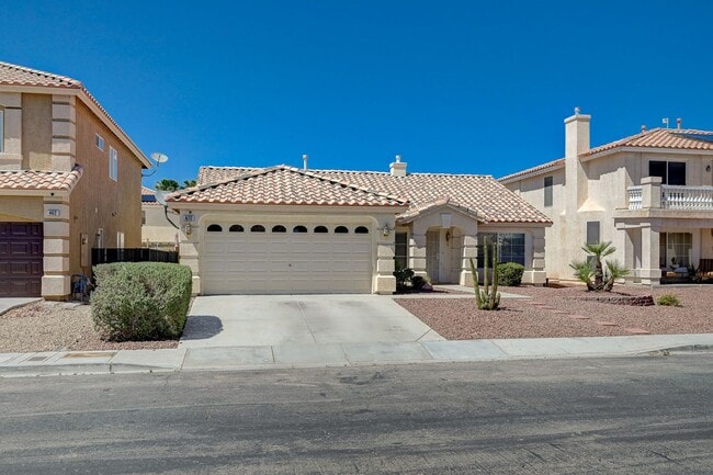 Photo - 472 Staghorn Pass Ave
