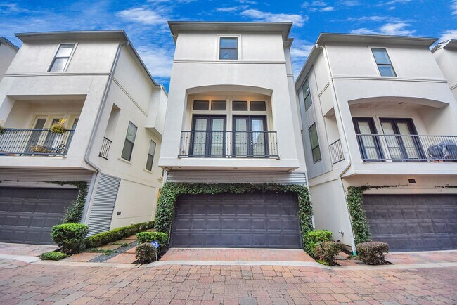 Photo - 1831 Dart St