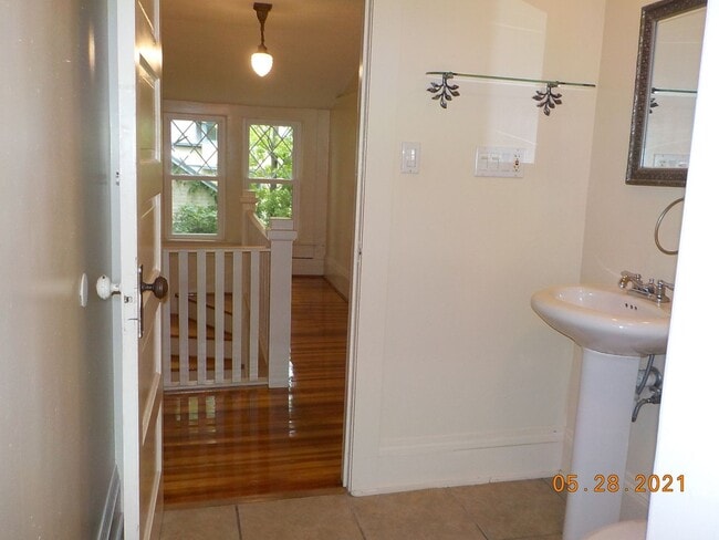 Photo - 721 Allen St