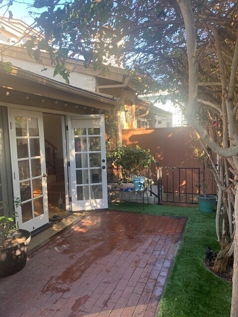 Front patio - 2003 Nelson Ave Townhome