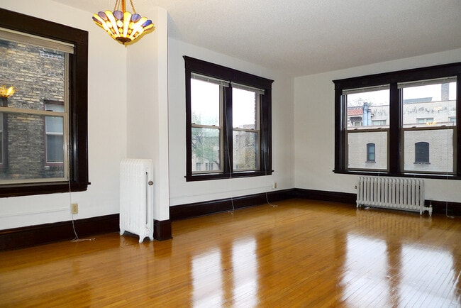 130 E 18th St #202 $1460