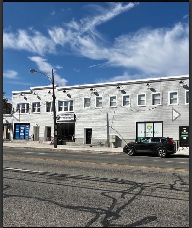 Building Photo - 527 Chester Pike Unit Apt. B