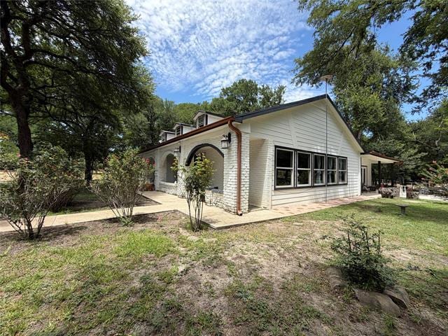 Building Photo - 7024 Red Bud Ln