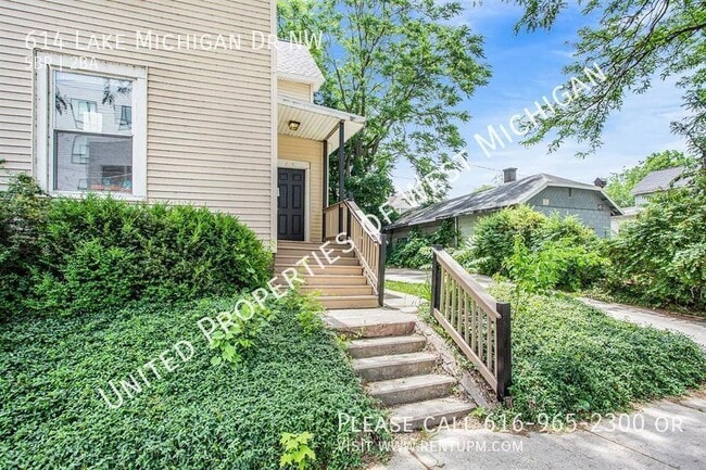 Photo - 614 Lake Michigan Dr NW