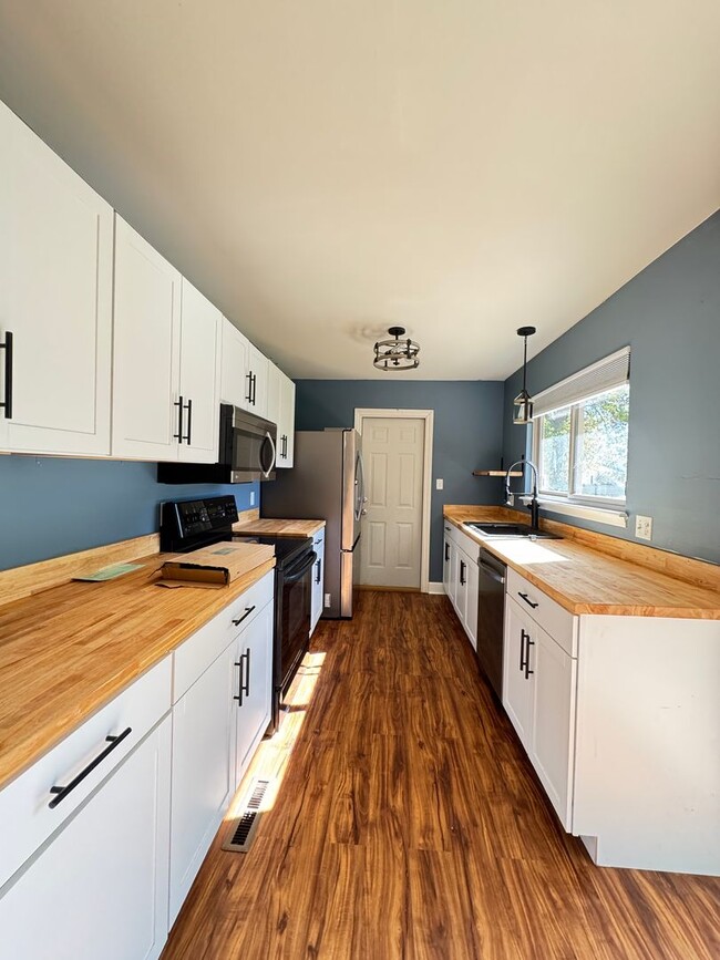 Photo - Great Tri-level home