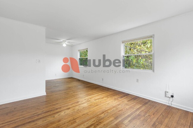 Photo - 3 Bedroom Home in St. Elmo!