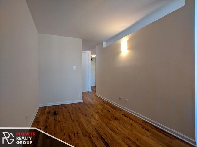 Photo - 4600 N Clarendon Ave Unit 1012