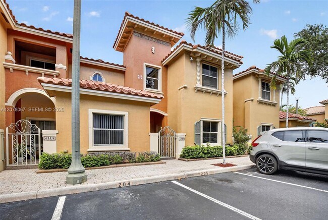 4927 N Harbor Isles Dr