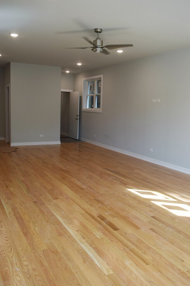 Photo - 6144 S University Ave Unidad 3